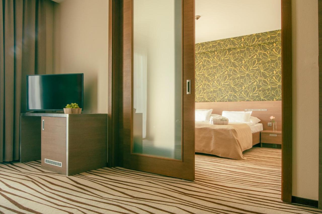 Hotel Ponteo - Activity Park Братислава Экстерьер фото
